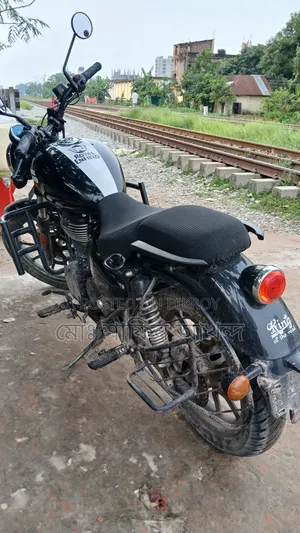 Royal Enfield Meteor 350 2026 Black