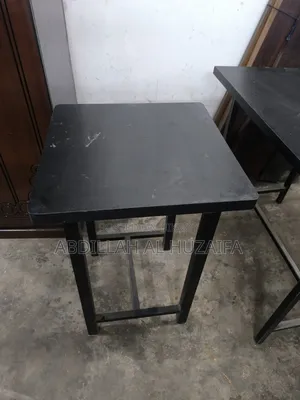 Small table, brand new, no damage.