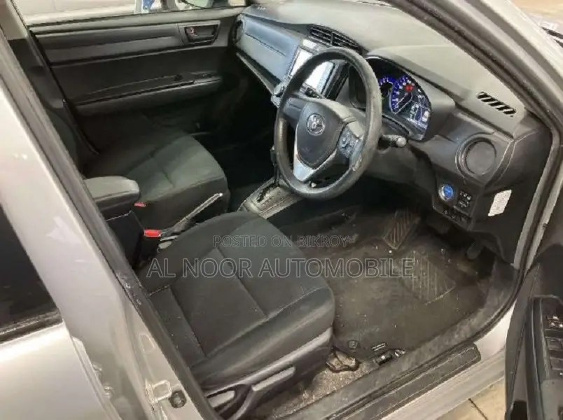Toyota Axio 2021 Silver