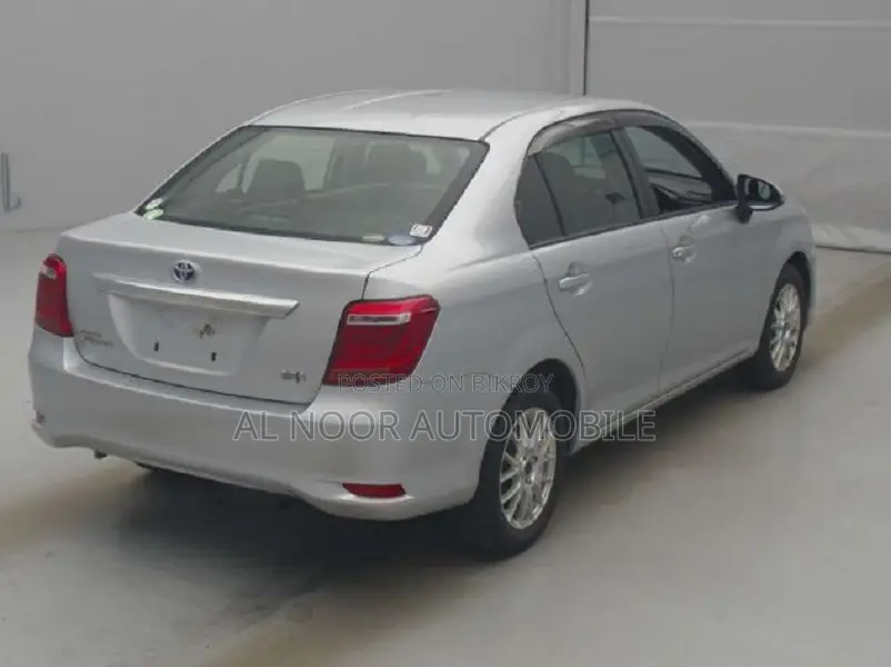 Toyota Axio 2021 Silver