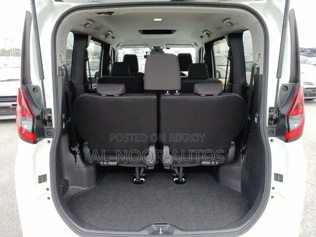 Toyota Noah 2022 Pearl