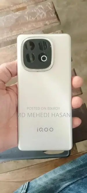 iQOO Z10 256 GB Gold