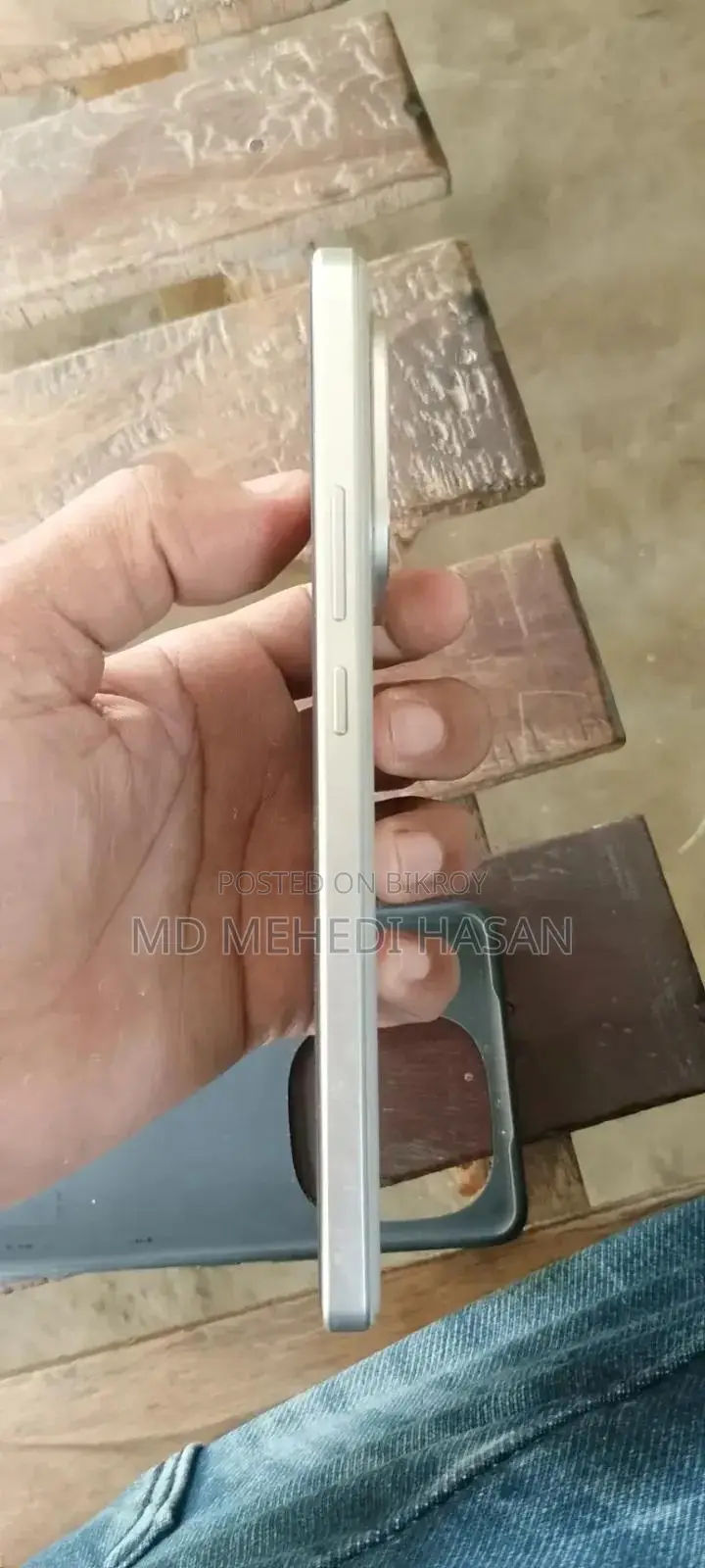 iQOO Z10 256 GB Gold