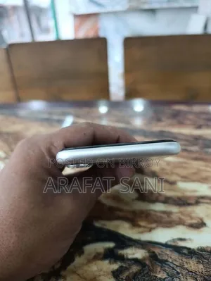 অ্যাপল আইফোন ১১ ১২৮ জিবি সাদা
