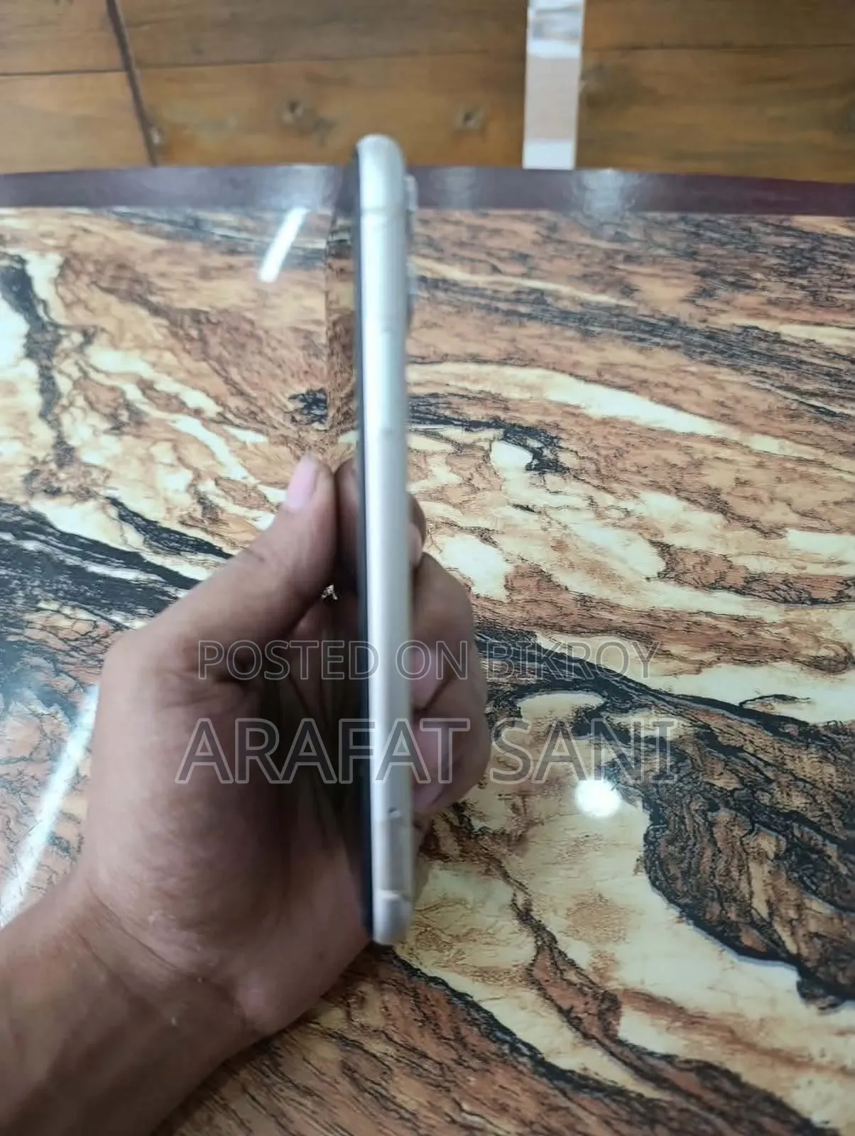 অ্যাপল আইফোন ১১ ১২৮ জিবি সাদা