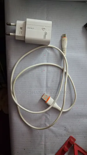 ২১ ওয়াট অ্যাডাপ্টার/ চার্জার