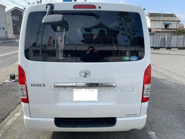 Toyota HiAce 2021 Pearl