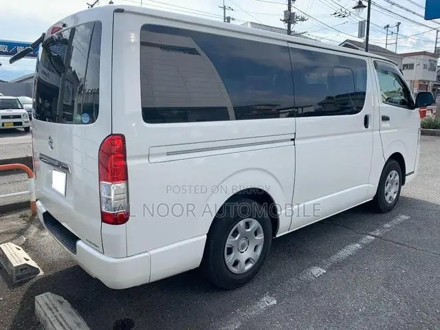 Toyota HiAce 2021 Pearl