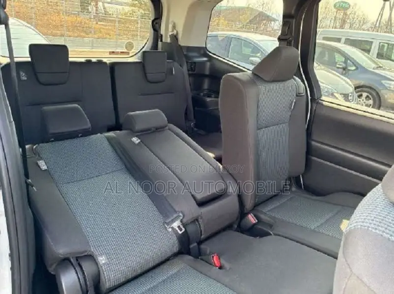 Toyota Noah 2022 Pearl