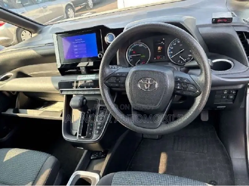 Toyota Noah 2022 Pearl
