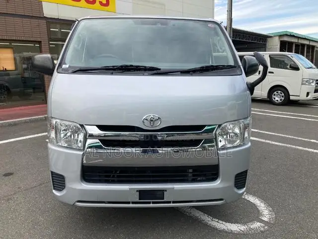 Toyota HiAce 2021 Silver