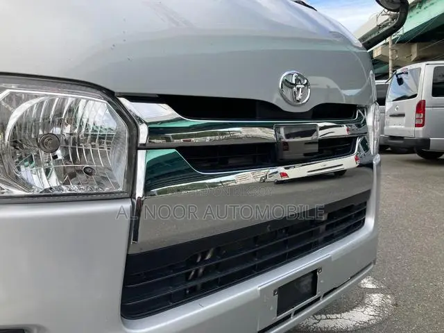 Toyota HiAce 2021 Silver