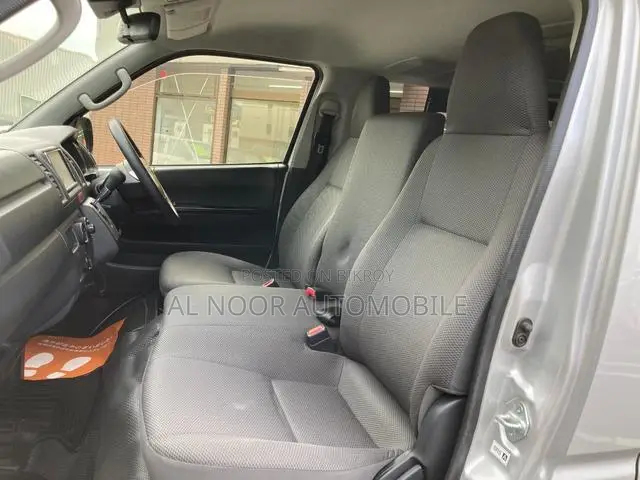 Toyota HiAce 2021 Silver