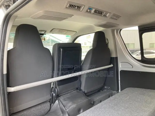 Toyota HiAce 2021 Silver