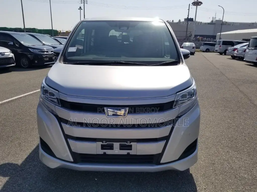 Toyota Noah 1.8 FWD Hybrid (7 Seater) 2021 Silver