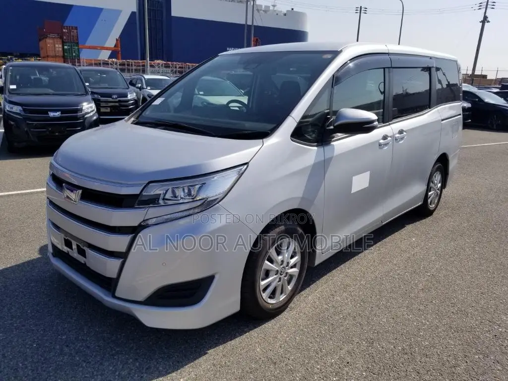 Toyota Noah 1.8 FWD Hybrid (7 Seater) 2021 Silver