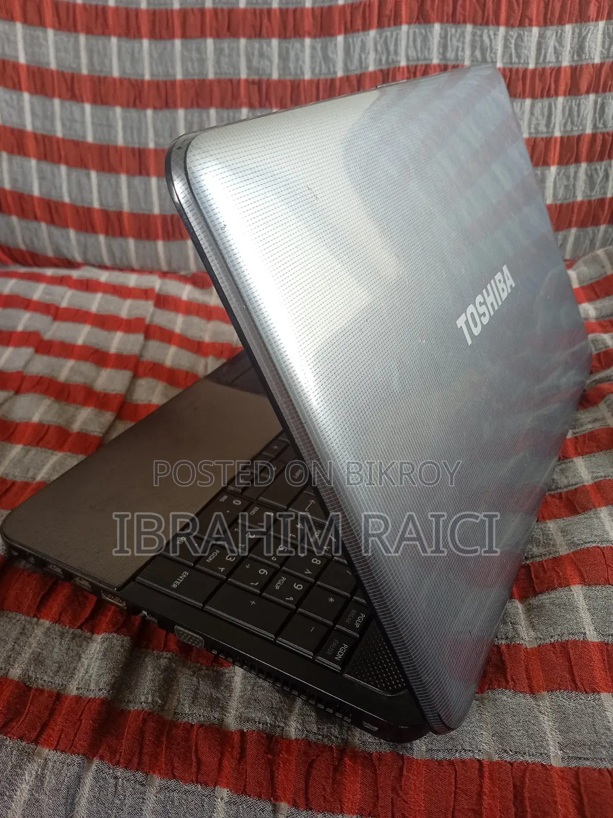 Laptop Toshiba Satellite C870 4GB Intel Core I5 HDD 1T