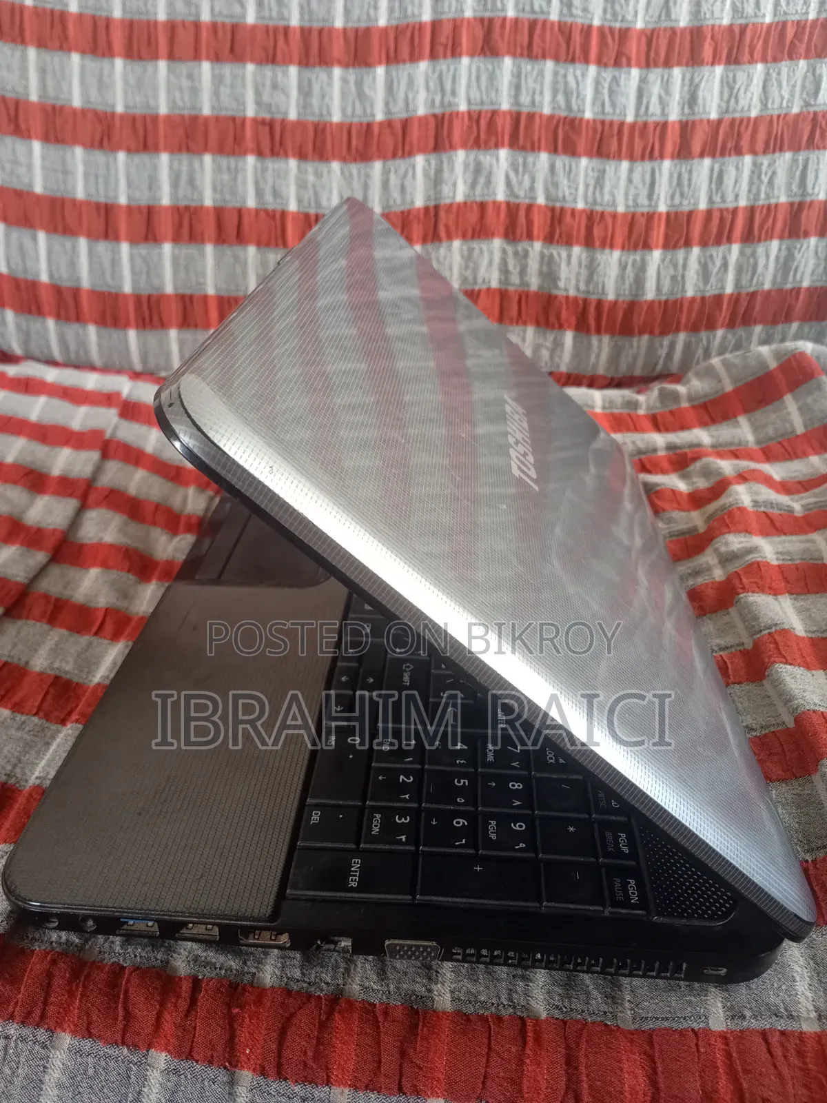 Laptop Toshiba Satellite C870 4GB Intel Core I5 HDD 1T