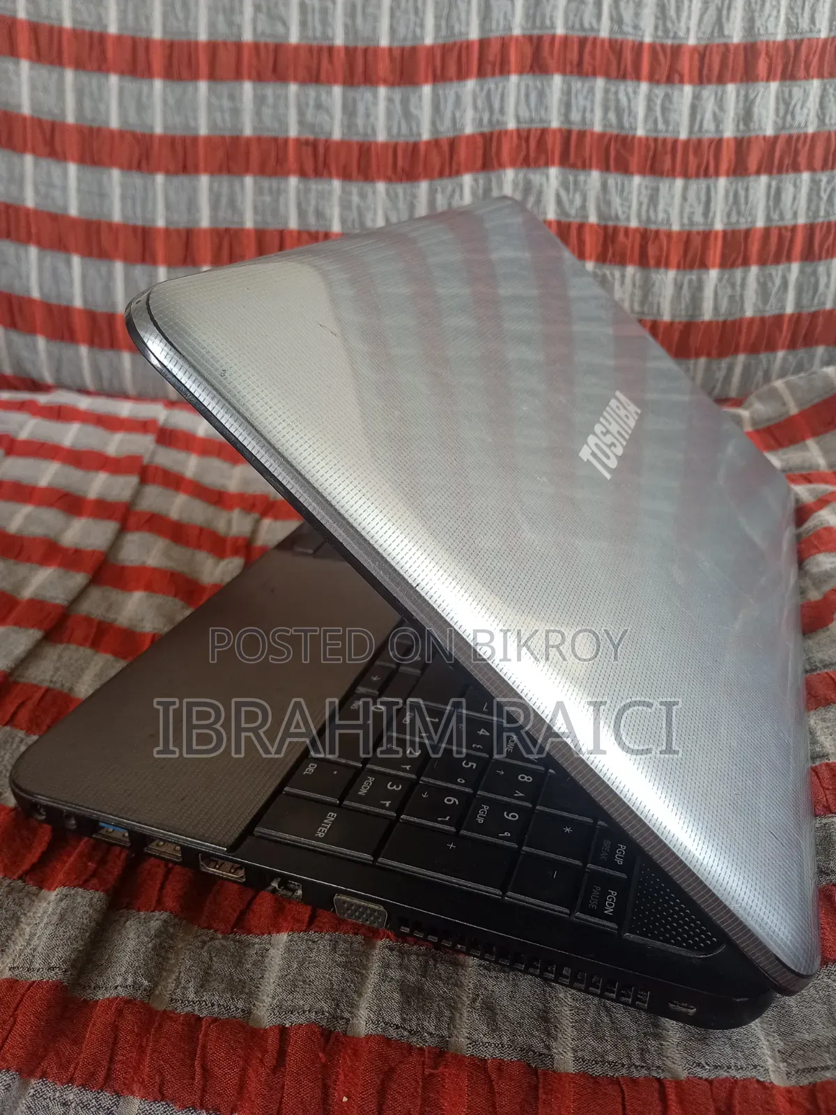 Laptop Toshiba Satellite C870 4GB Intel Core I5 HDD 1T
