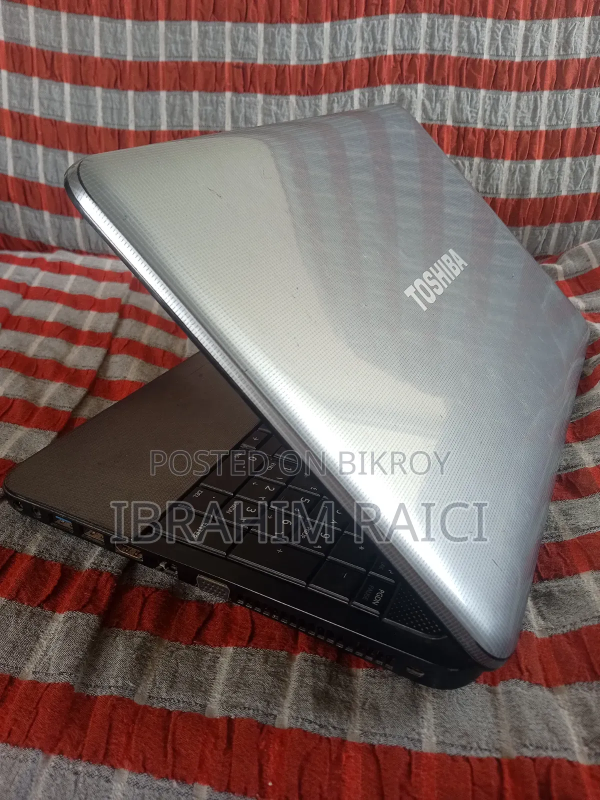 Laptop Toshiba Satellite C870 4GB Intel Core I5 HDD 1T