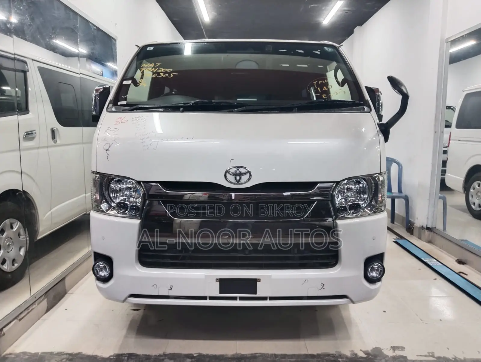 Toyota HiAce 2021 Pearl