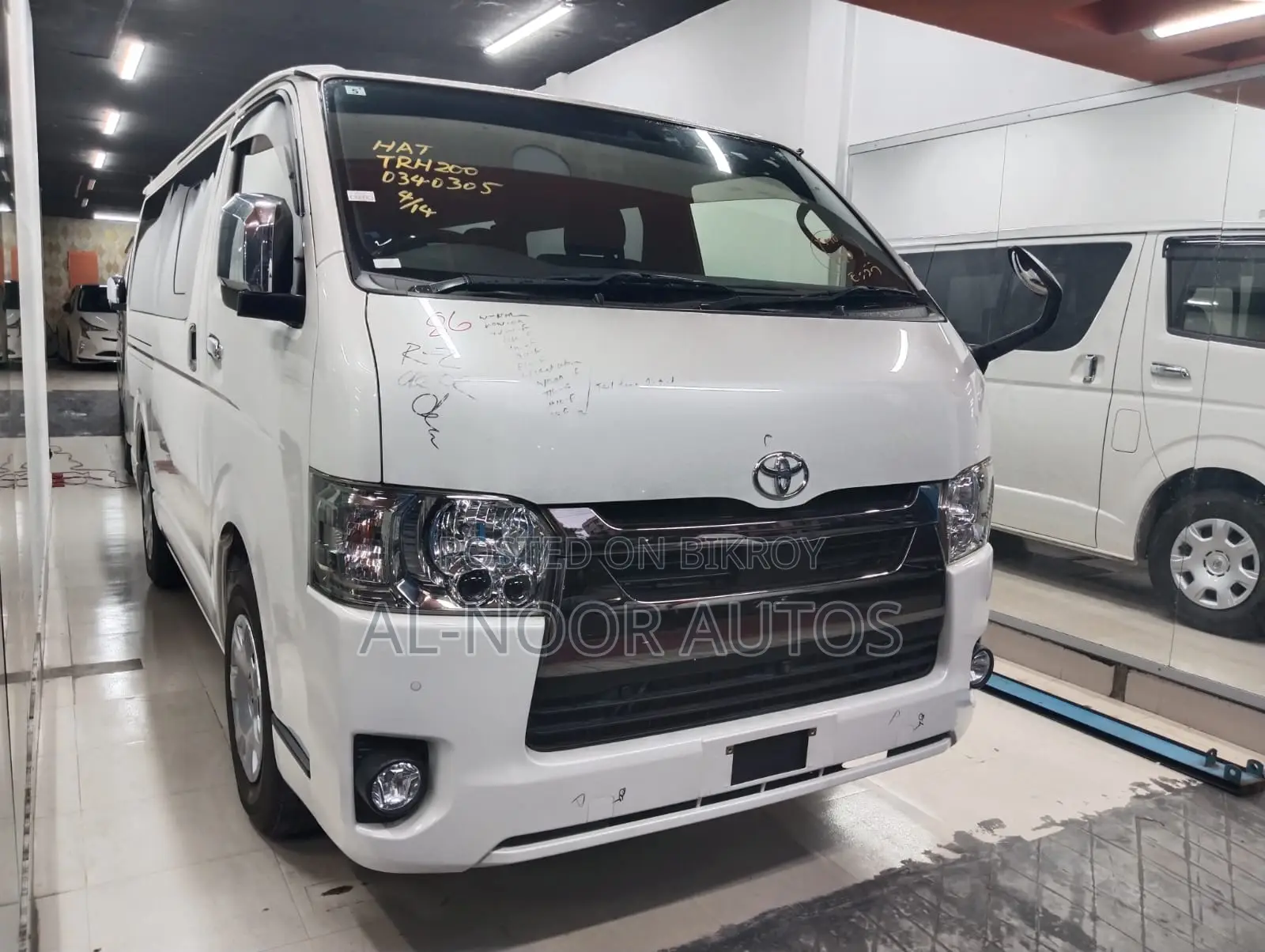 Toyota HiAce 2021 Pearl