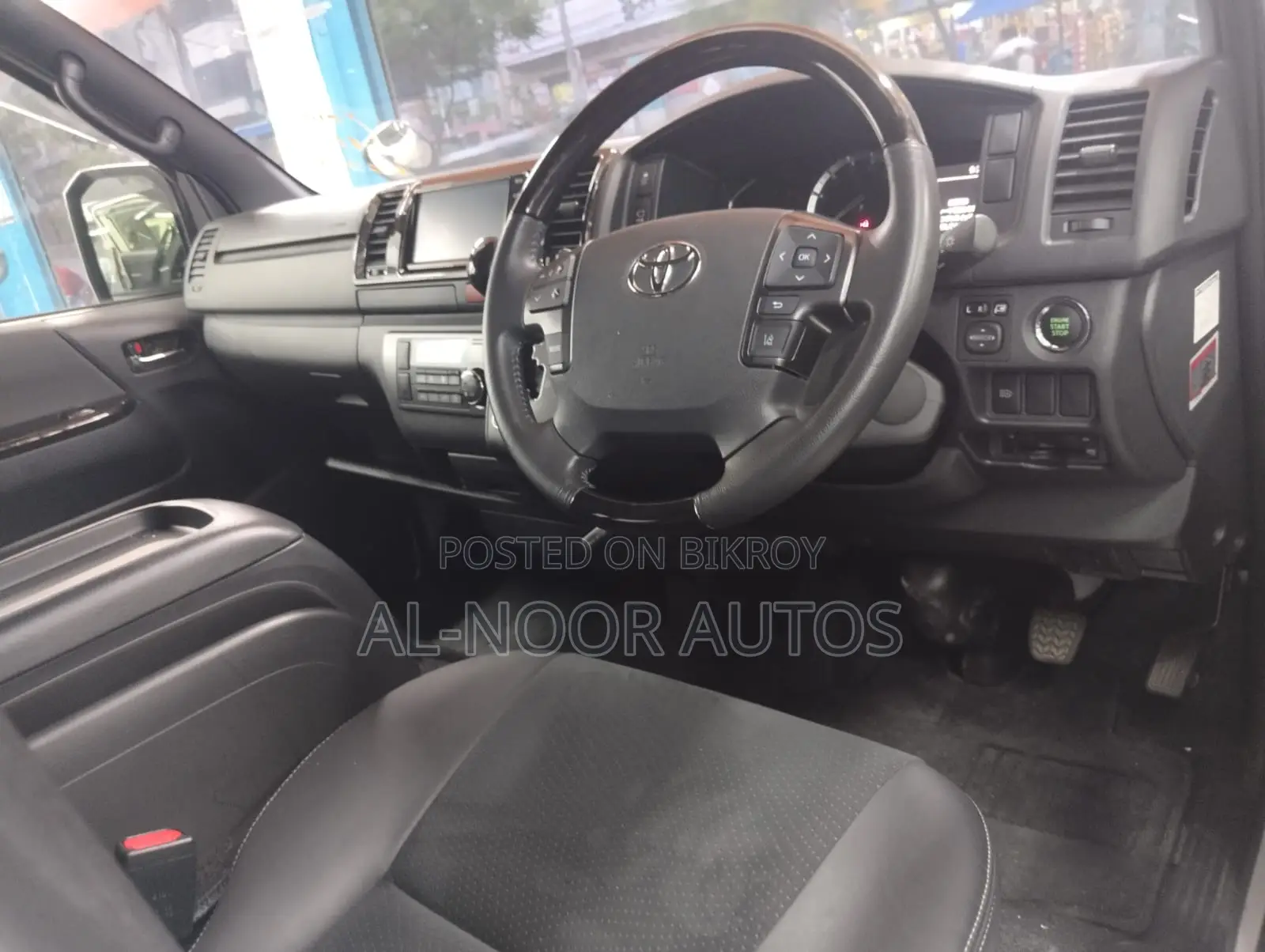 Toyota HiAce 2021 Pearl