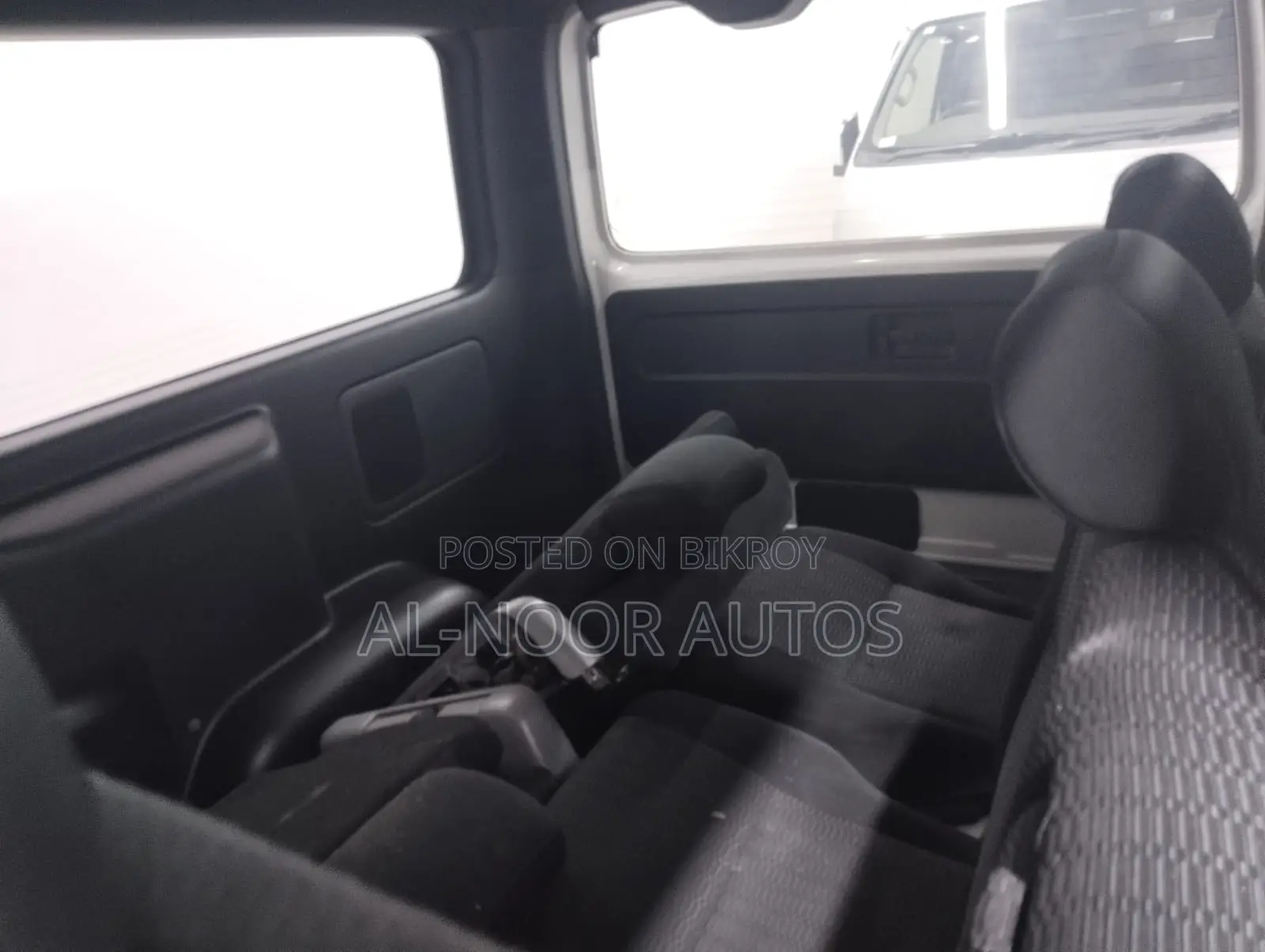 Toyota HiAce 2021 Pearl