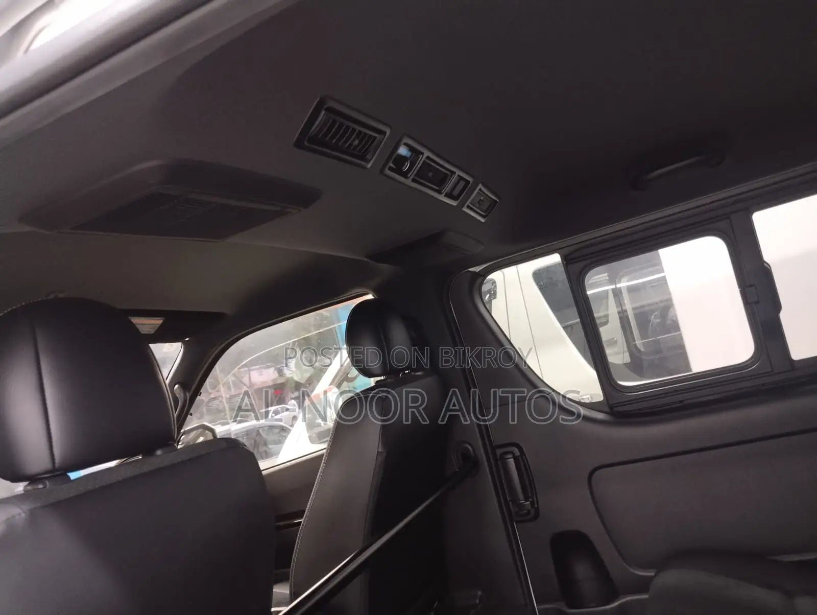Toyota HiAce 2021 Pearl
