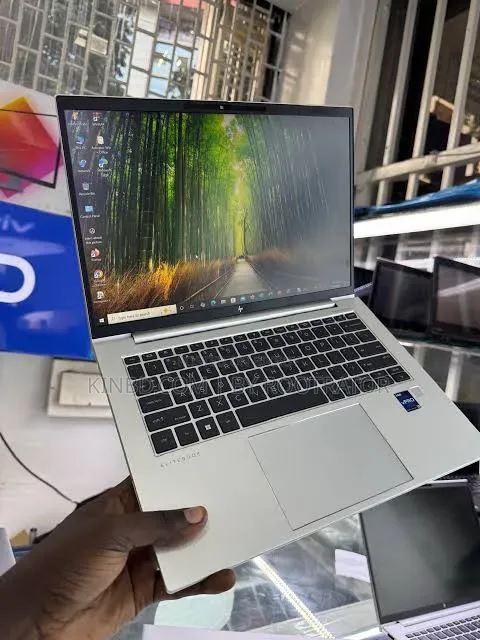 Laptop HP EliteBook 640 G9 8GB Intel Core I5 SSD 256GB