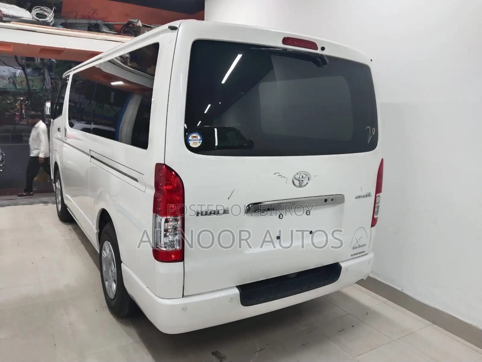 Toyota HiAce 2021 Pearl