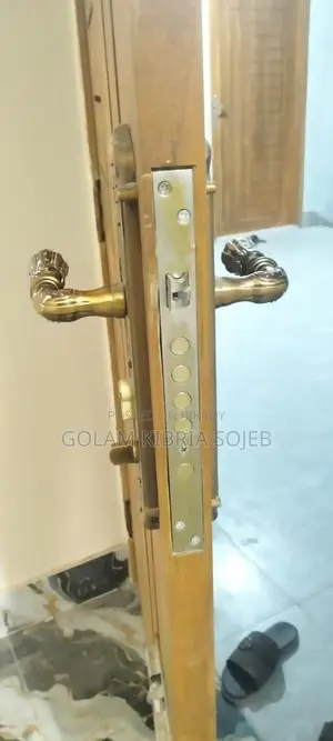 উত্তরায় বিক্রয়ের জন্য ফার্নিশড ৩ বেডরুমের অ্যাপার্টমেন্ট