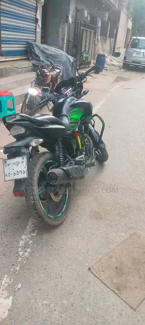 হিরো হাঙ্ক ১৫০ ২০১৪ গ্রিন