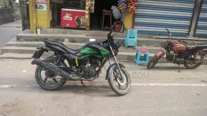 হিরো হাঙ্ক ১৫০ ২০১৪ গ্রিন