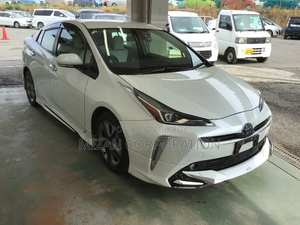 Toyota Prius 2021 Pearl