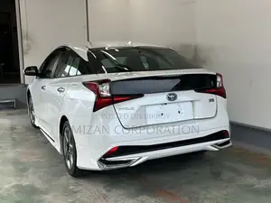 Toyota Prius 2021 Pearl
