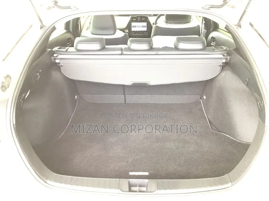 Toyota Prius 2021 Pearl