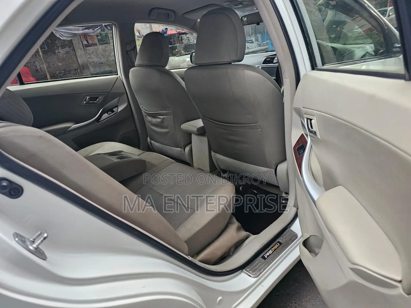 Toyota Premio 2012 Pearl
