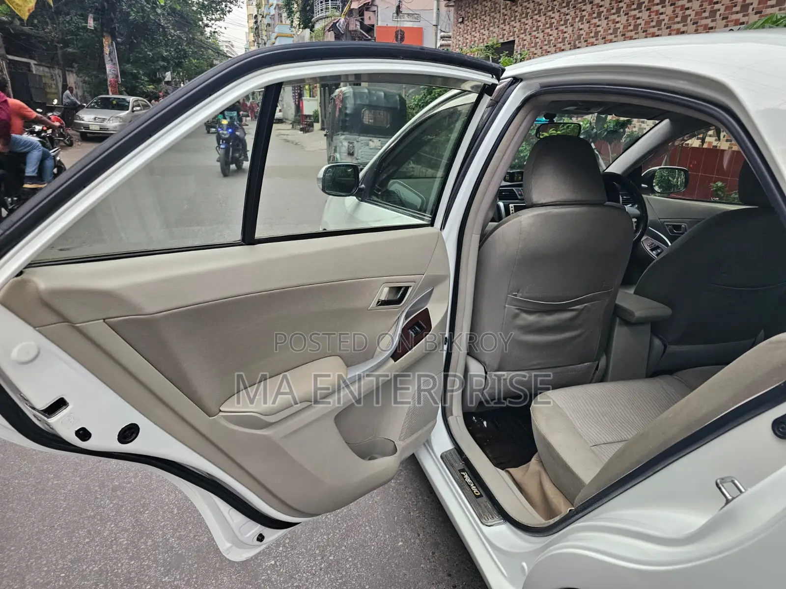 Toyota Premio 2012 Pearl