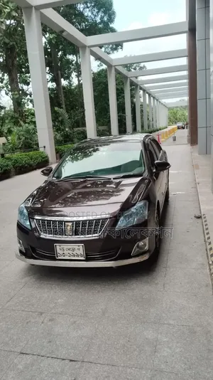 টয়োটা প্রিমিও ২০১৫ মেরুন