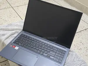 Laptop Asus Vivobook 16 8GB AMD Ryzen 5 SSD 512GB