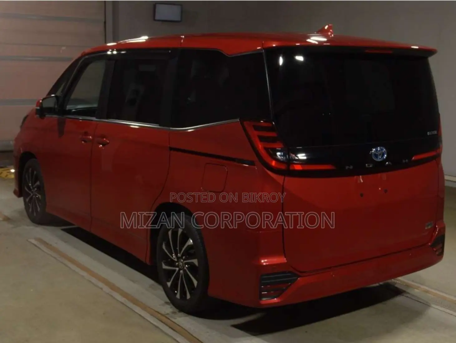 Toyota Noah 2023 Red