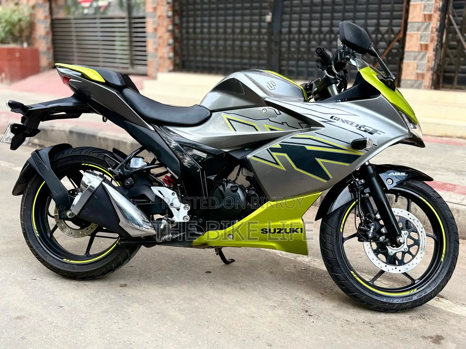 Suzuki Gixxer SF 2025 Gray