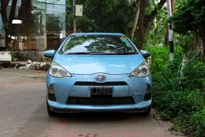 Toyota Aqua L 2014 Blue