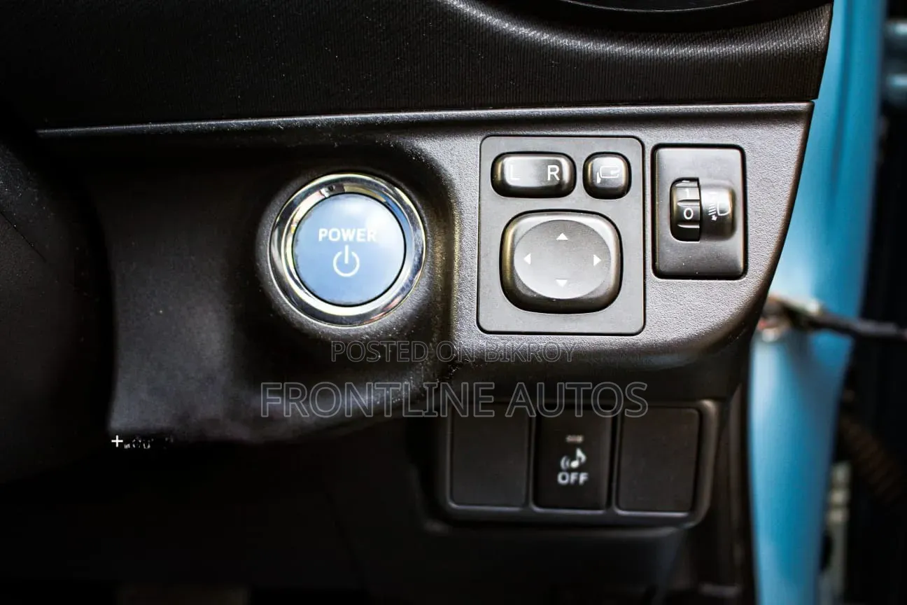 Toyota Aqua L 2014 Blue