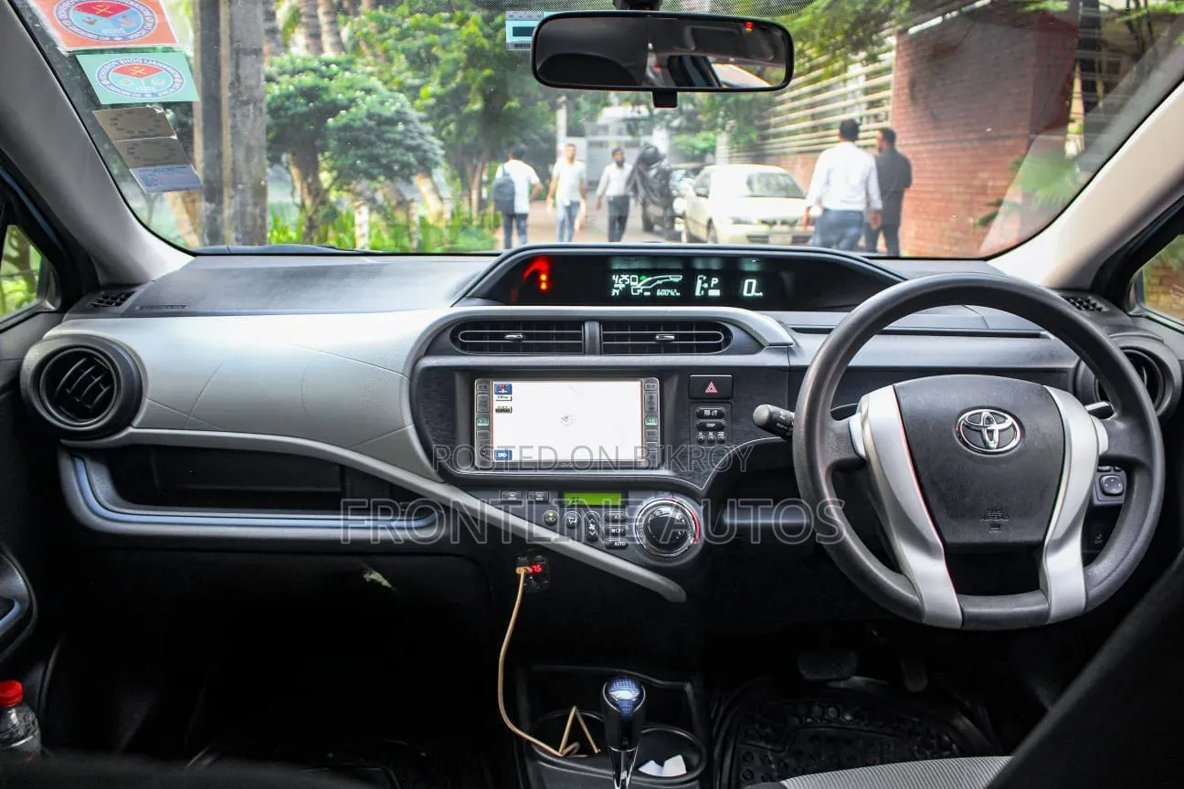 Toyota Aqua L 2014 Blue