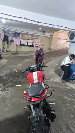 টিভিএস অ্যাপাচি ১৬০ ৪ভি ২০১৯ লাল