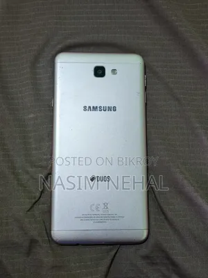 Samsung Galaxy J7 32 GB Silver