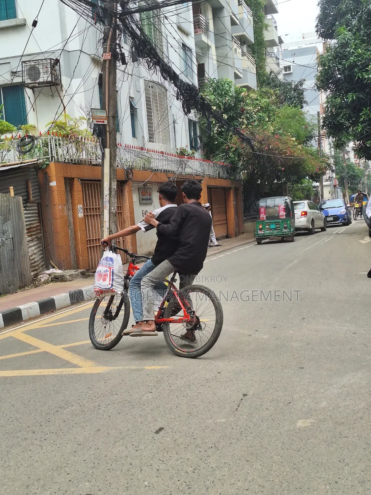 গুলশান ১ নিকেতনে ৫ কাঠা জমি বিক্রয়, দক্ষিণমুখী, সুন্দর দৃশ্য