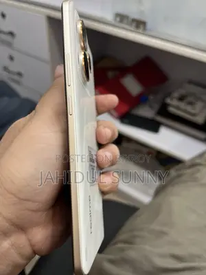 রিয়েলমি ১২৮ জিবি